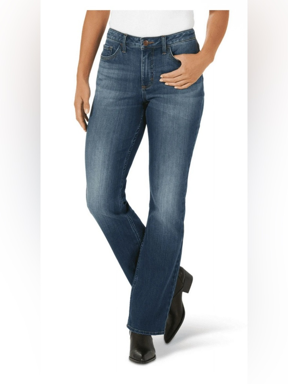 Lee Women's Mid-Rise Bootcut Jean Size 6 Petite